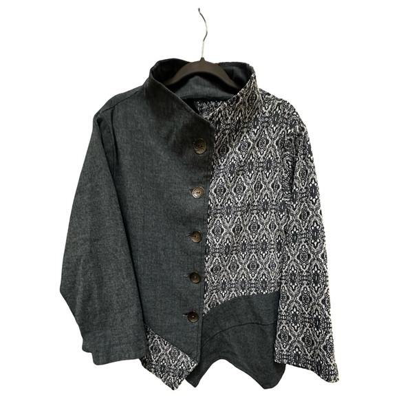 Unique Patchwork Blazer Jacket – Modern Artistic Style - Picture 2 of 12